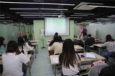 上海服裝設(shè)計(jì)培訓(xùn) 實(shí)戰(zhàn)教學(xué)助力技能與學(xué)歷雙提升，推薦就業(yè)實(shí)現(xiàn)職業(yè)夢(mèng)想